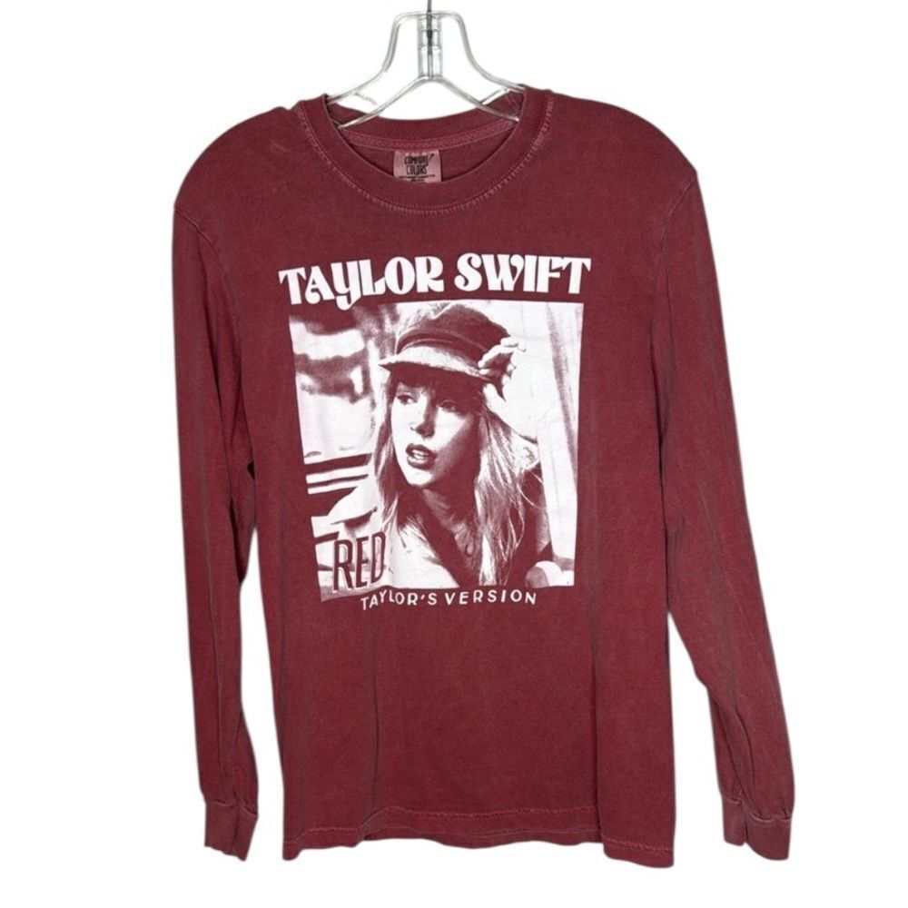 Comfort Colors Taylor Swift Red Graphic Long Sleeve Tee. Size Small.